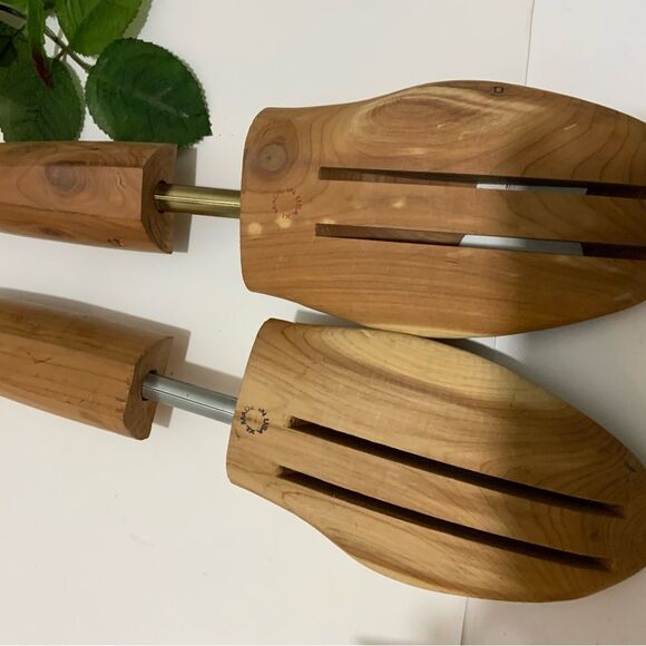 COPY - Genuine Allen Edmonds Cedar-Spring Loaded Vented Size XL Men's Shoe Tre… - Picture 8 of 9